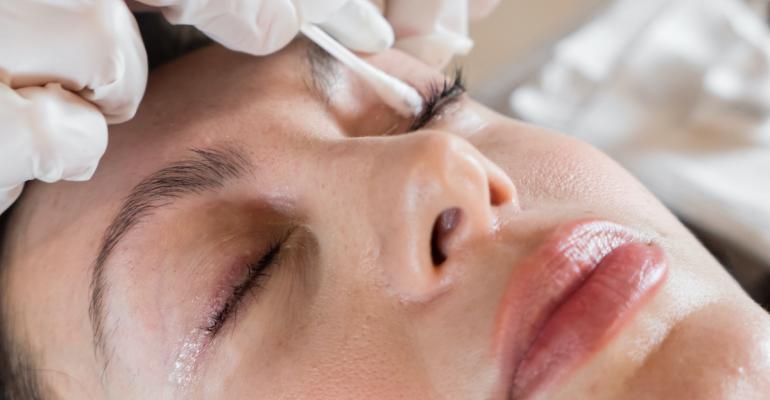 The Woodward Laser Lash Lift: The Lure of Lashes